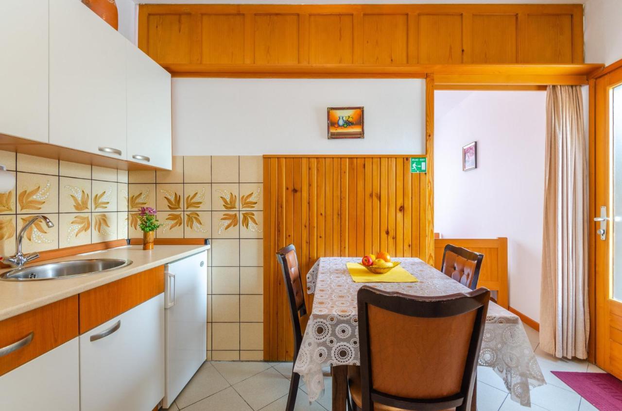 Horvat Lägenhet Crikvenica Exteriör bild